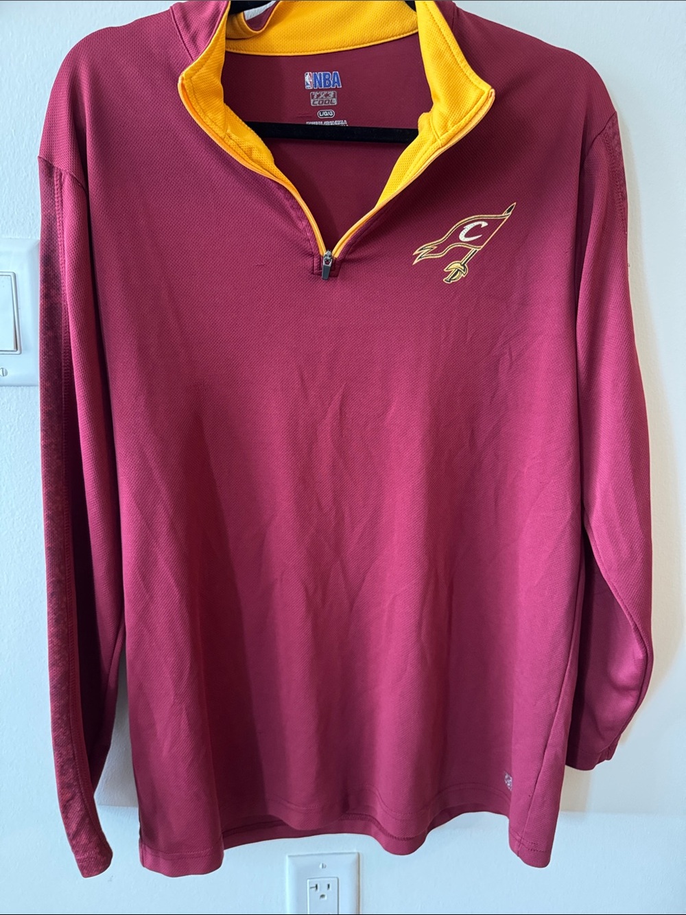 NBA Cleveland Cavaliers Men’s Large Maroon Gold Quarter-Zip Pullover